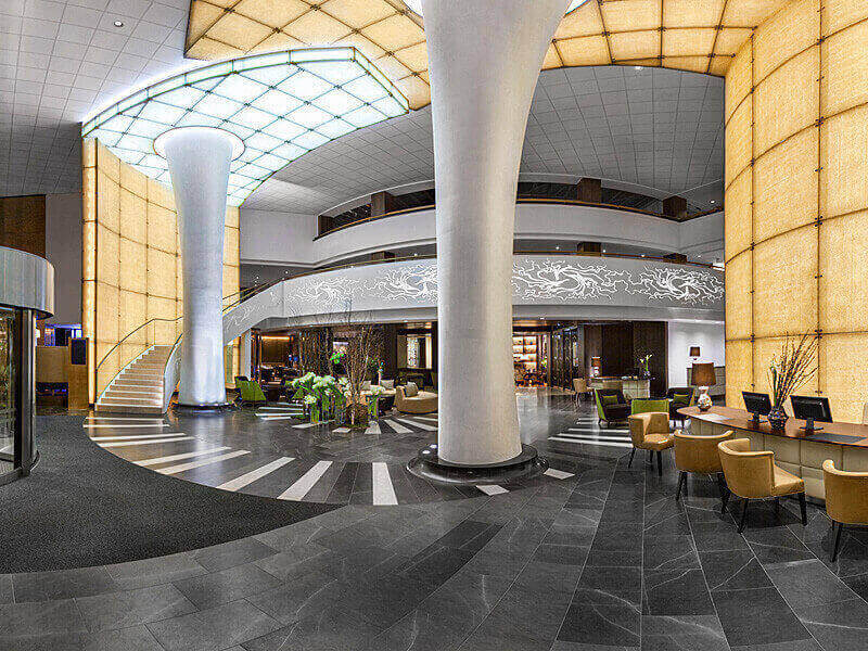 Kempinski hotel lobby világítása ledes rendszerrel. A meleg- és hidegfehér színeket keverni lehet, így a napszaknak megfelelő színhőmérséklet állítható elő.